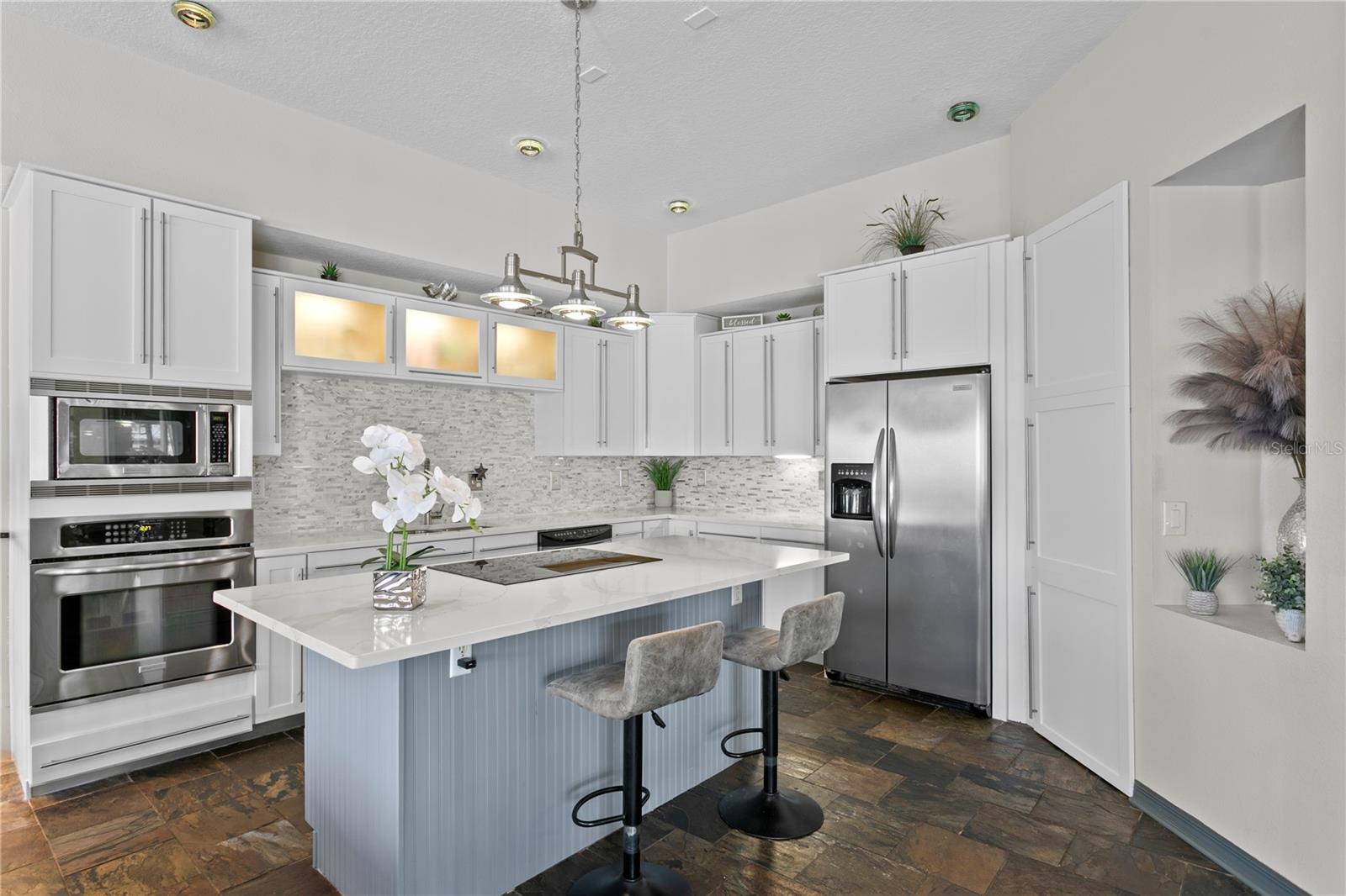 KEYSTONE GROVE LAKES - Residential