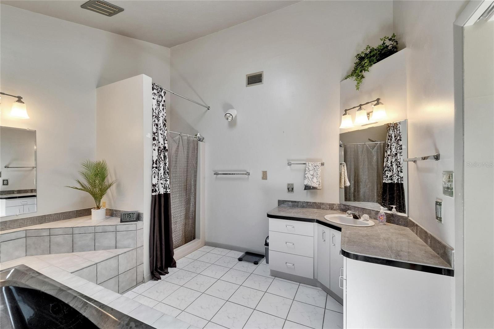 LOT A HENSONVILLE III SUB - Residential