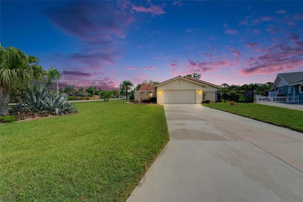 Photo of 1414 75th Street NW, Bradenton, FL 34209 (MLS # TB8395398)