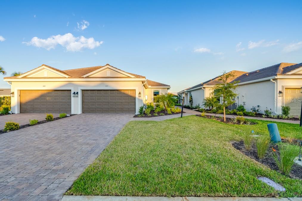 6112 MESA GLEN
