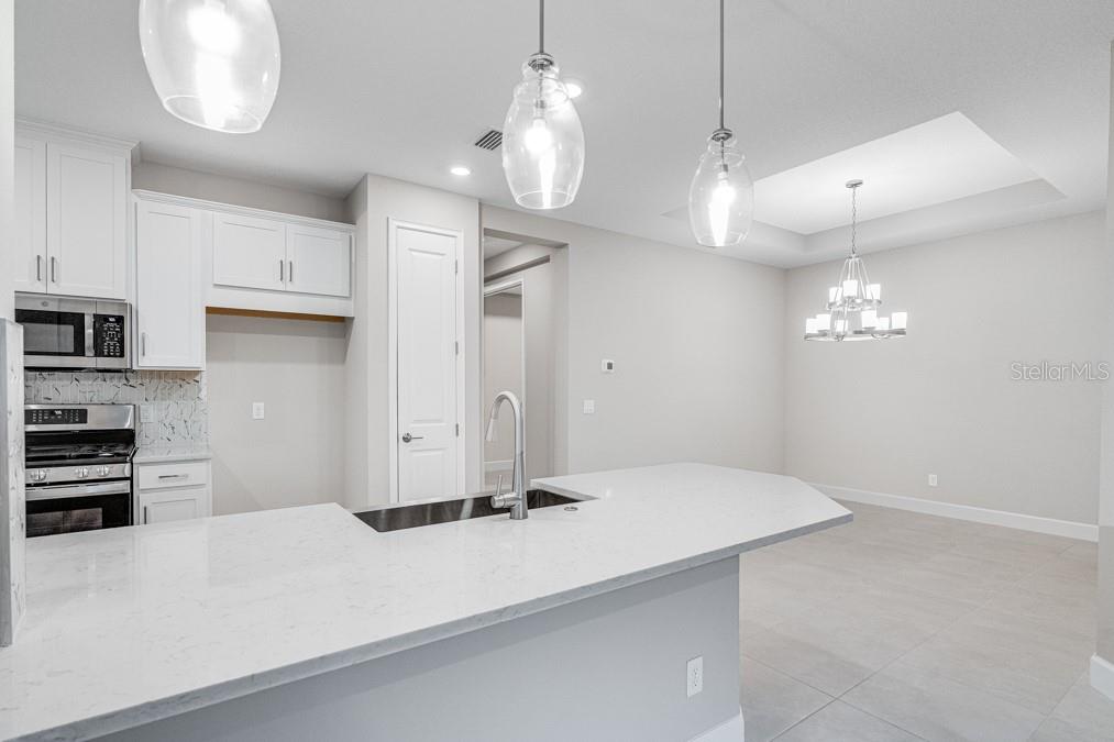 6112 MESA GLEN