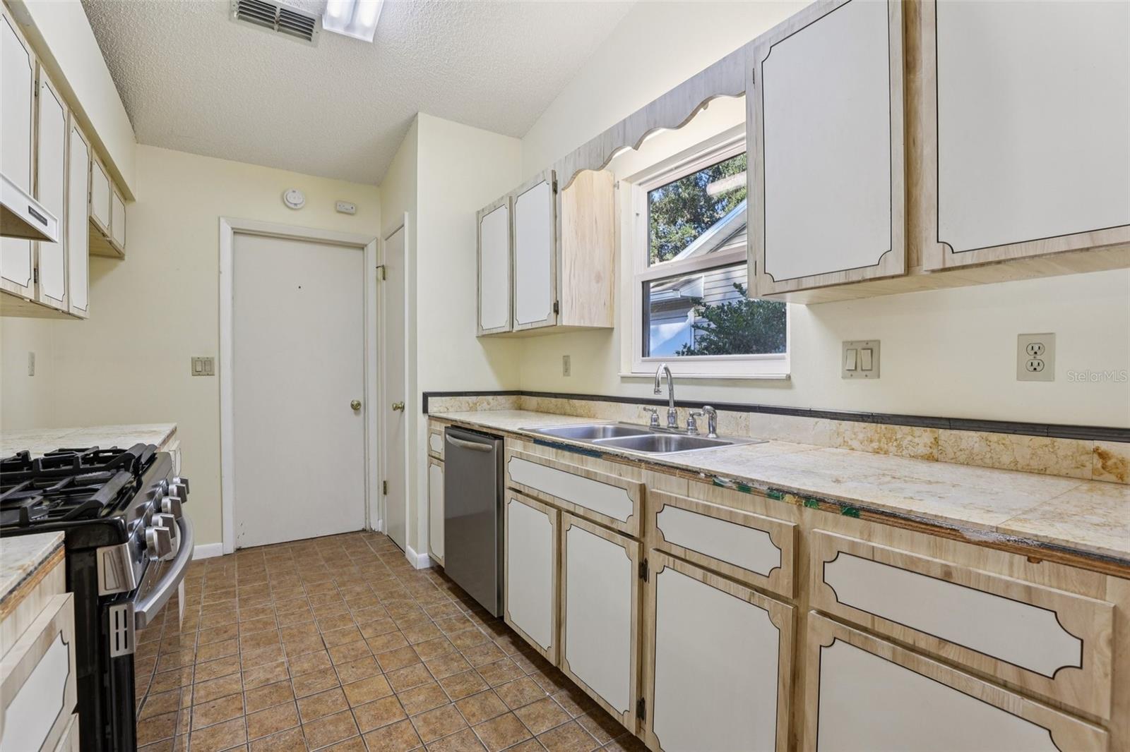 SCOTTISH HIGHLANDS CONDO - Residential