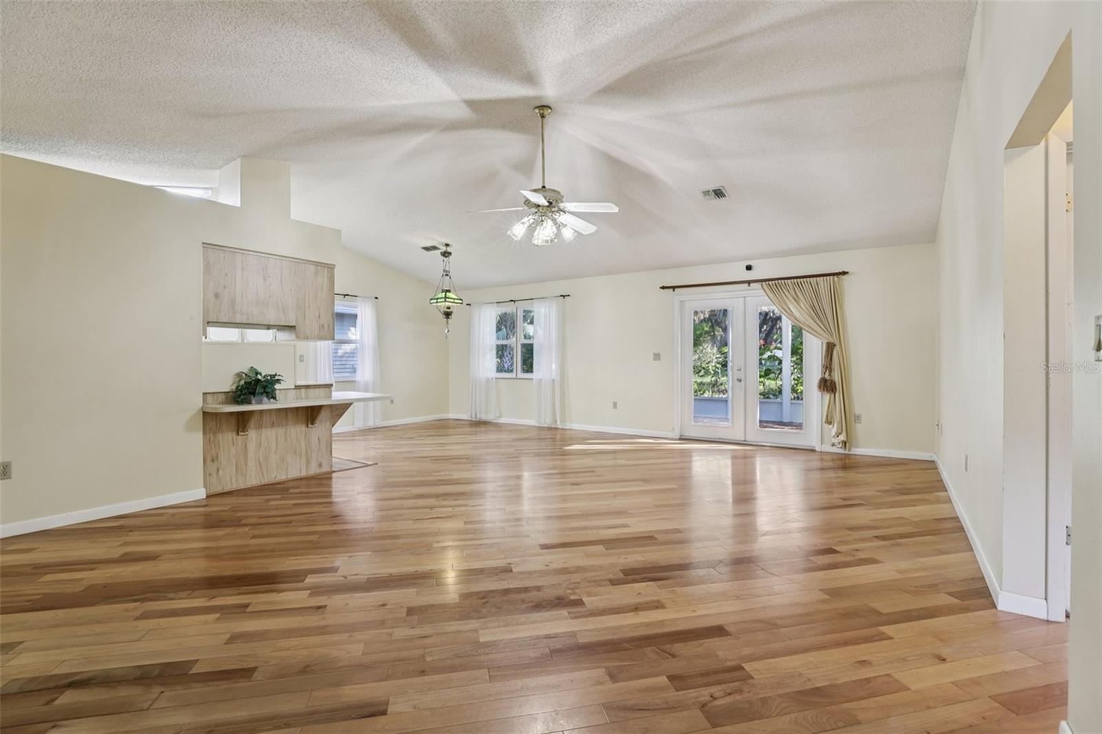 SCOTTISH HIGHLANDS CONDO - Residential