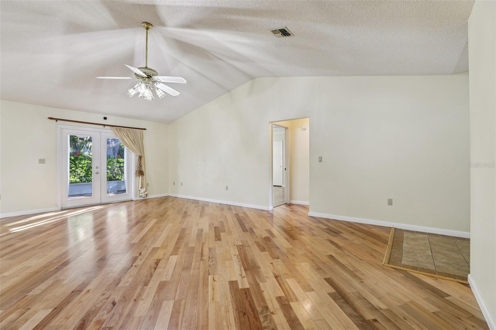 SCOTTISH HIGHLANDS CONDO - Residential