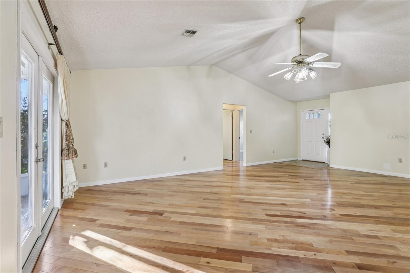 SCOTTISH HIGHLANDS CONDO - Residential