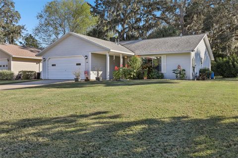 Photo of 304 Brigadoon Circle, Leesburg, FL 34788 (MLS # OM712733)