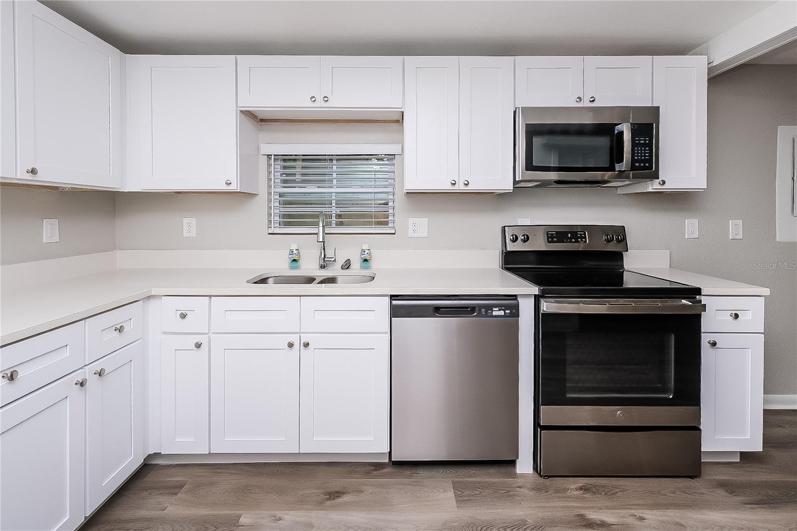 GULF COAST ESTATES - Residential Lease