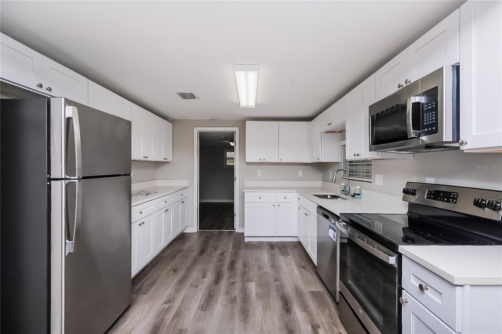 GULF COAST ESTATES - Residential Lease