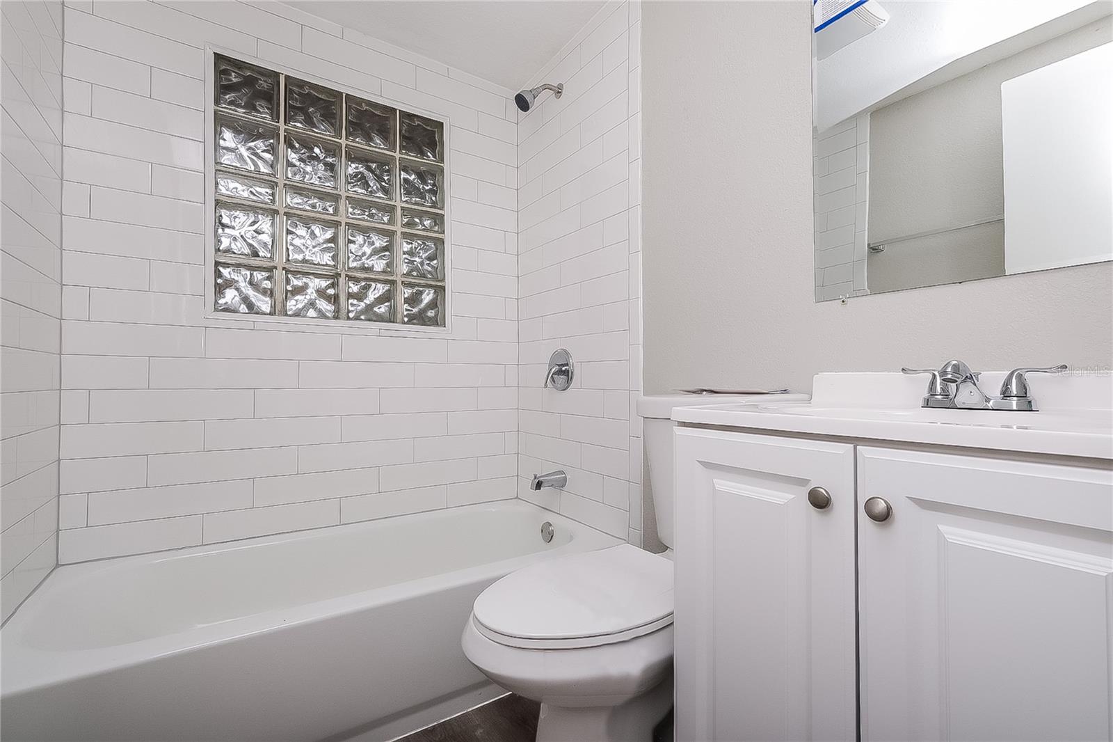 GULF COAST ESTATES - Residential Lease