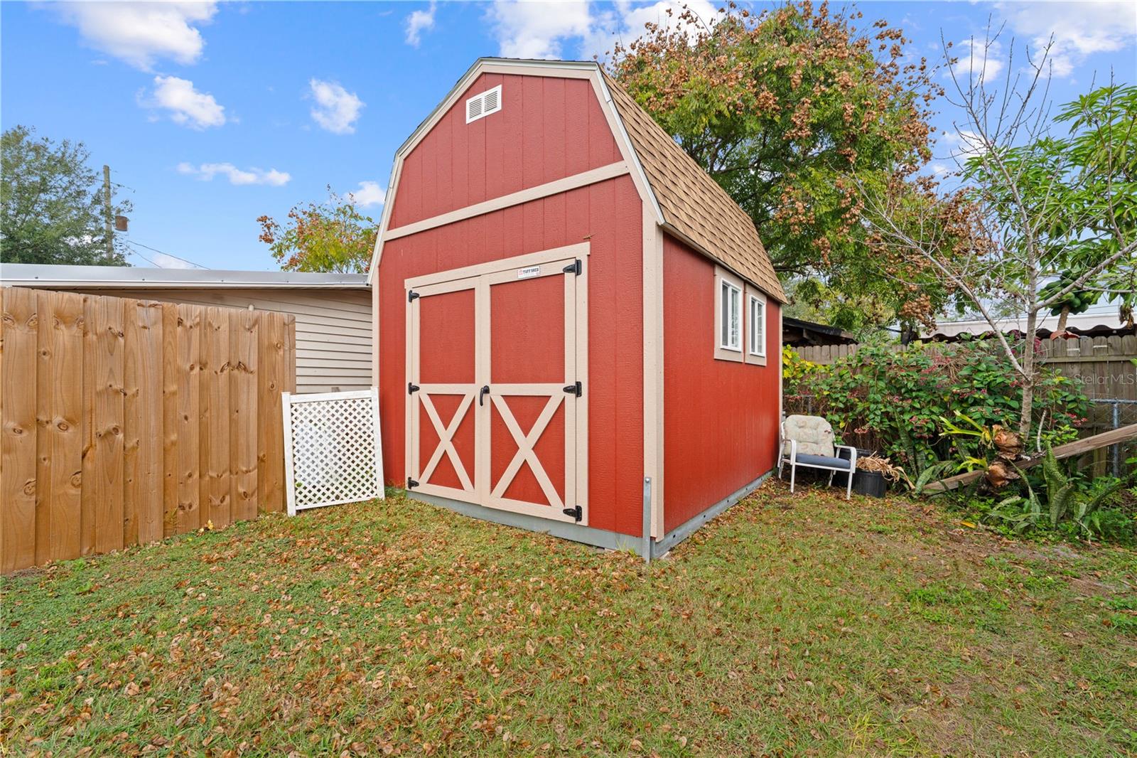 PINE GROVE PARK - Residential