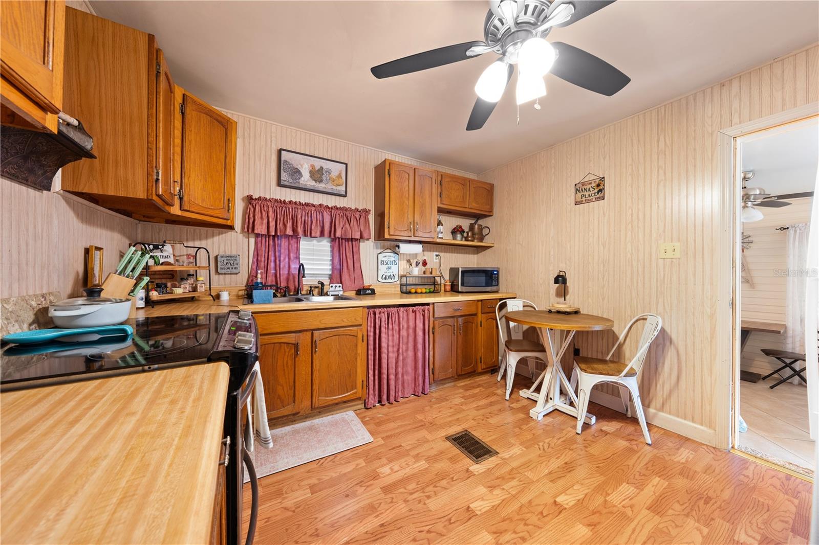 PINE GROVE PARK - Residential