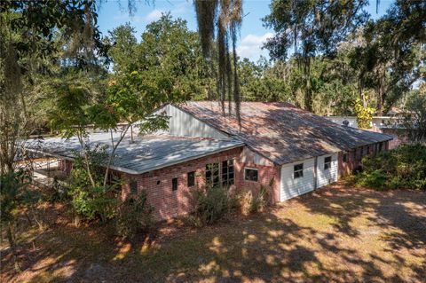 A home in PLANT CITY