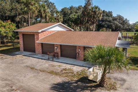 A home in PLANT CITY