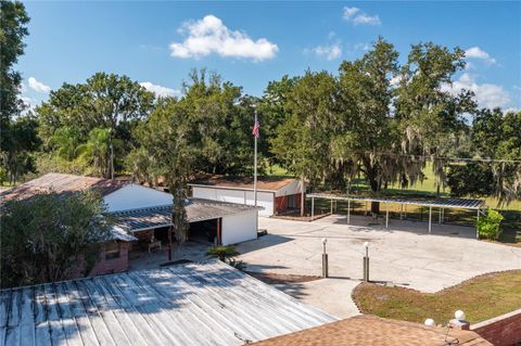 A home in PLANT CITY