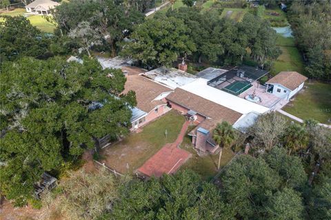 A home in PLANT CITY