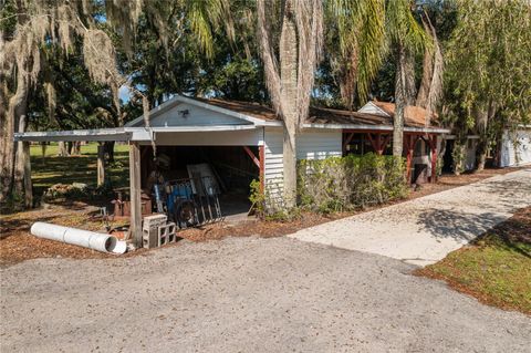 A home in PLANT CITY