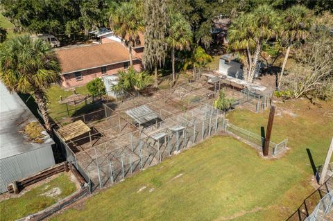 A home in PLANT CITY