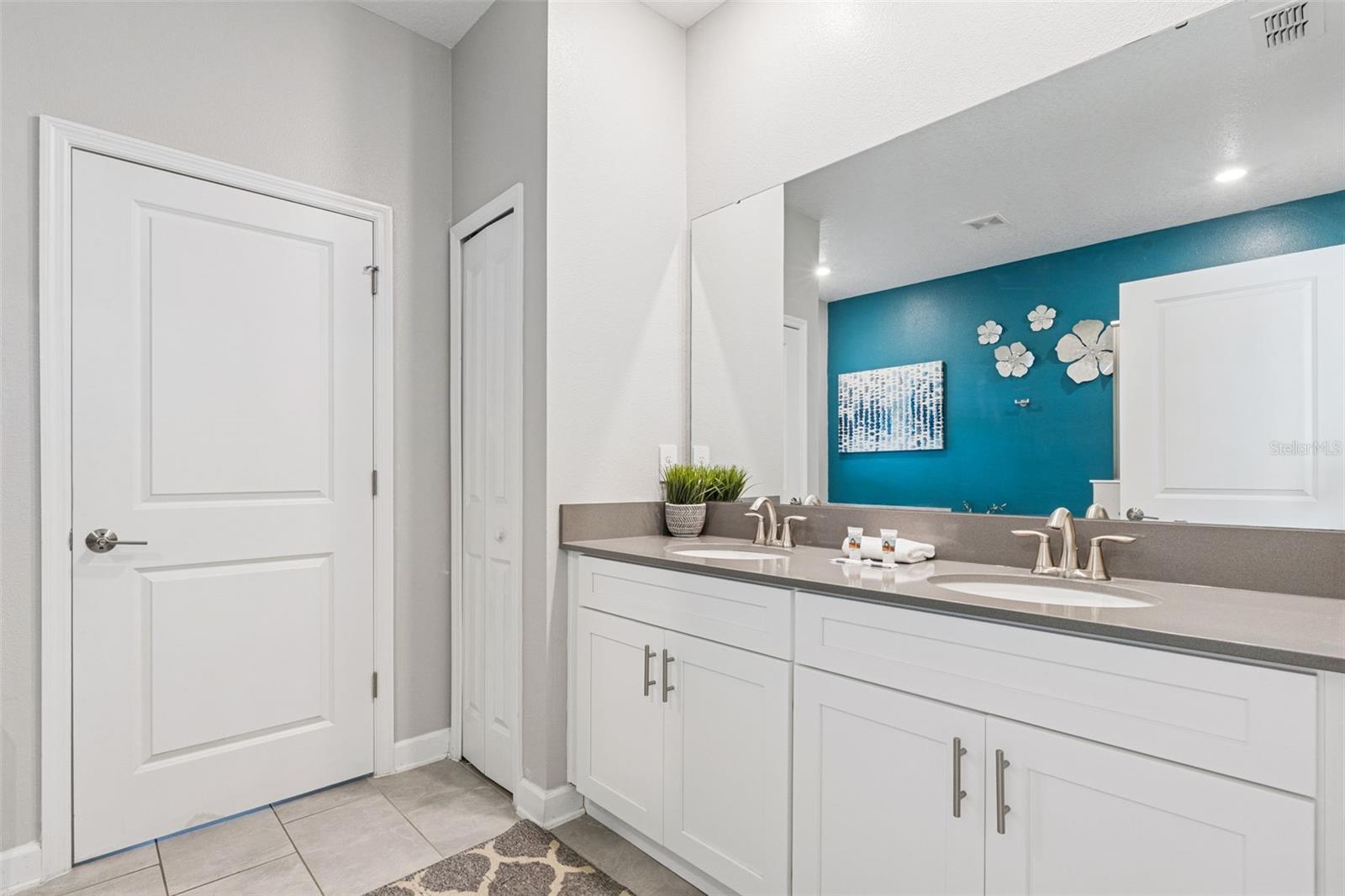 COVE AT STOREY LAKE 4 - Residential