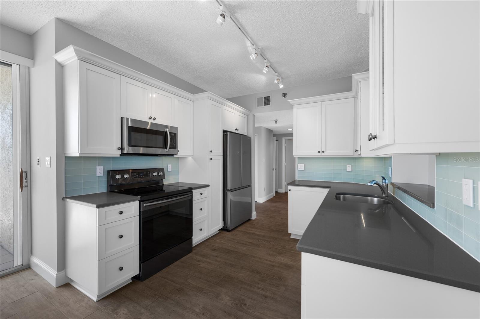 HARBOURSIDE CONDO - Residential