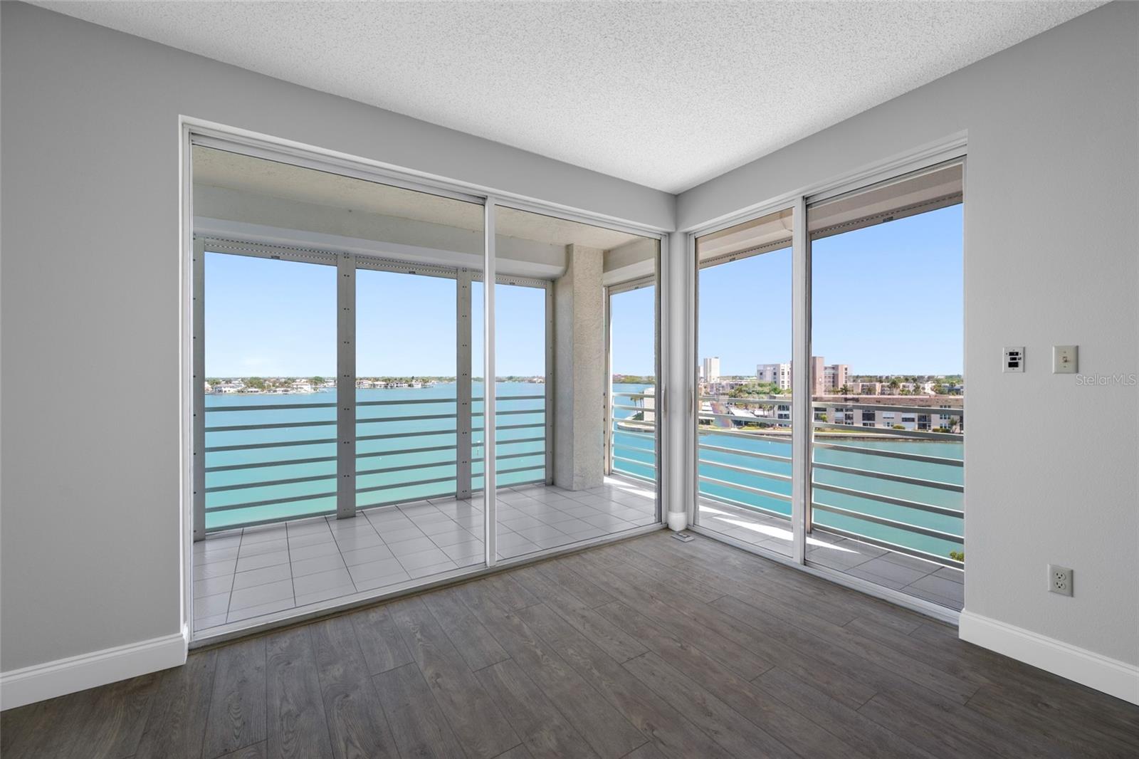HARBOURSIDE CONDO - Residential