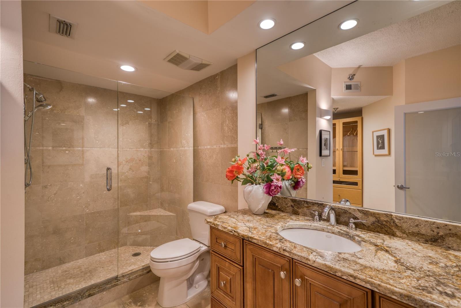 HARBOURSIDE CONDO - Residential