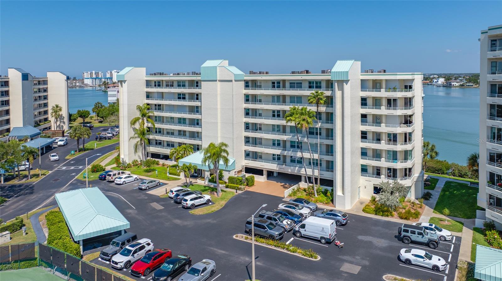 HARBOURSIDE CONDO - Residential