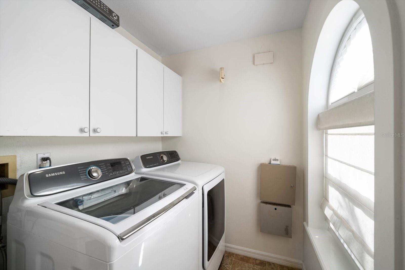 LONE PALM BEACH - Residential