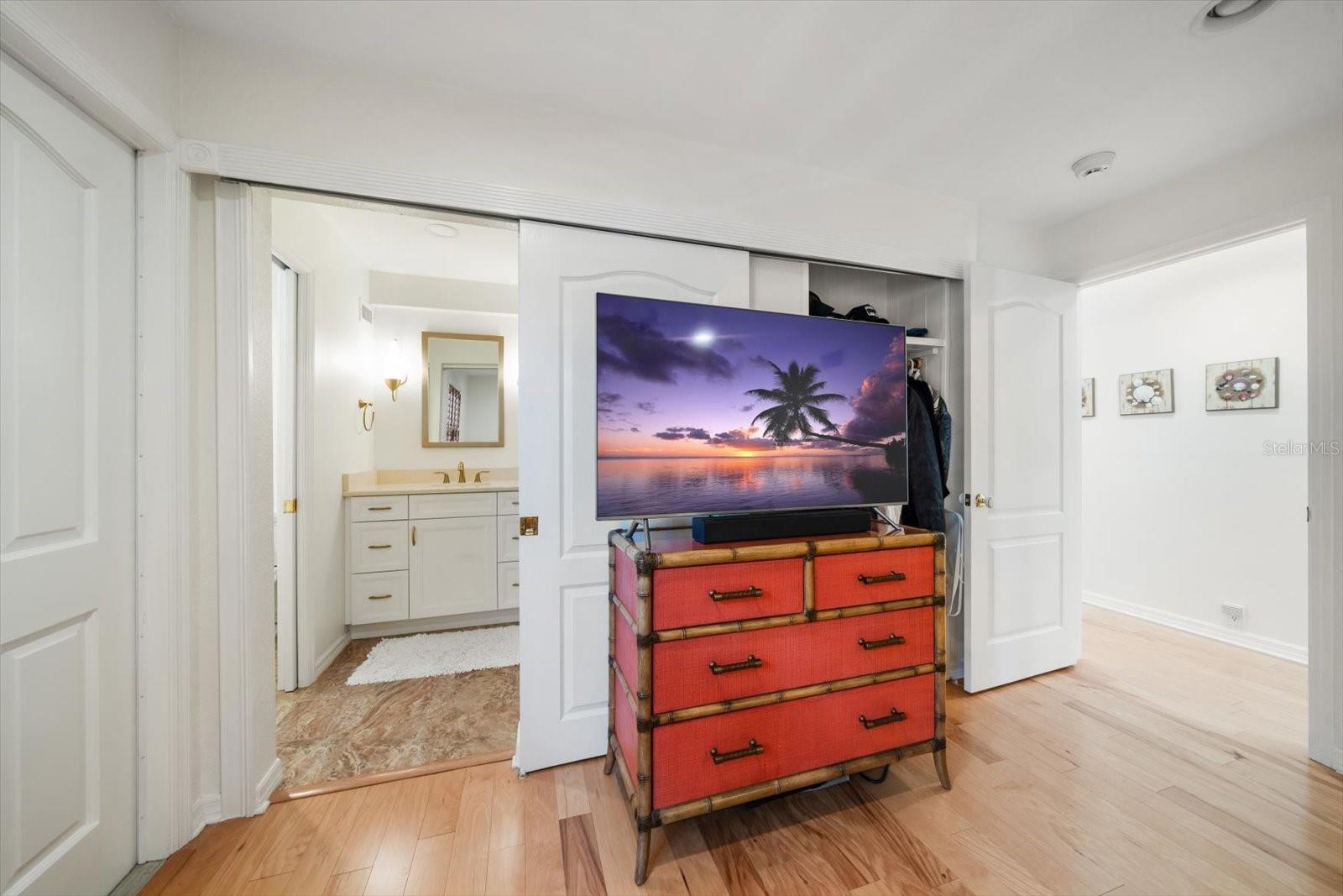 LONE PALM BEACH - Residential