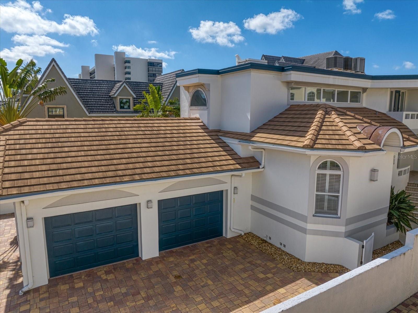 LONE PALM BEACH - Residential