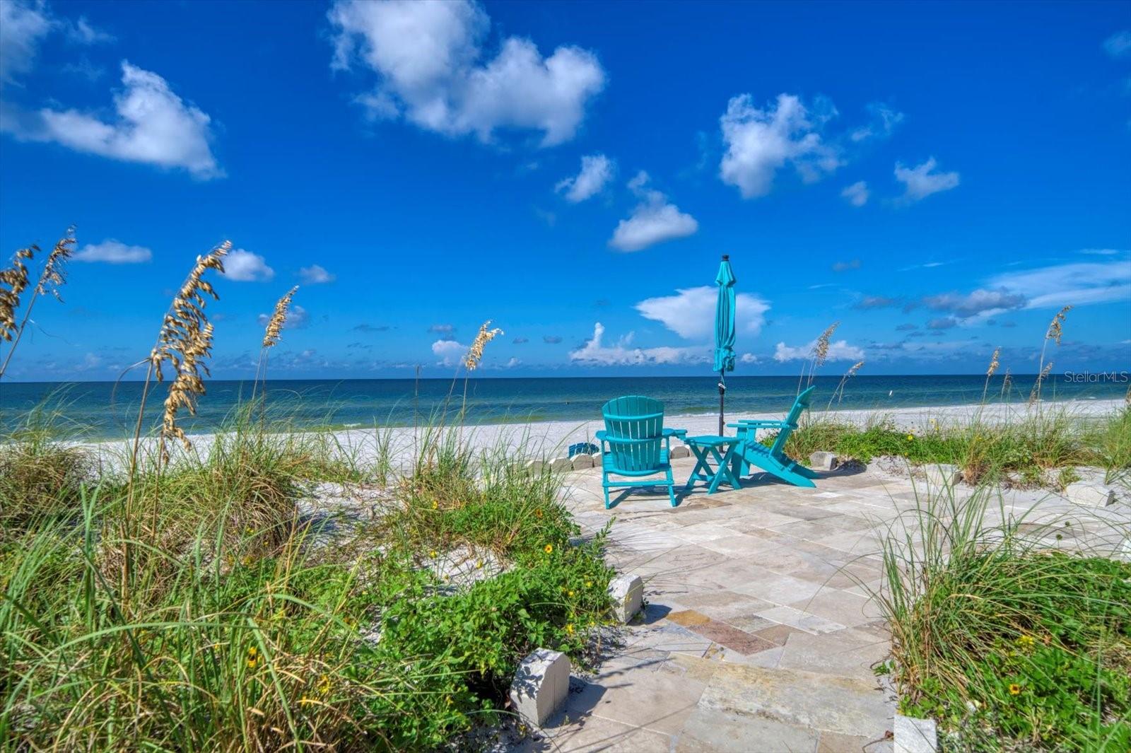 LONE PALM BEACH - Residential