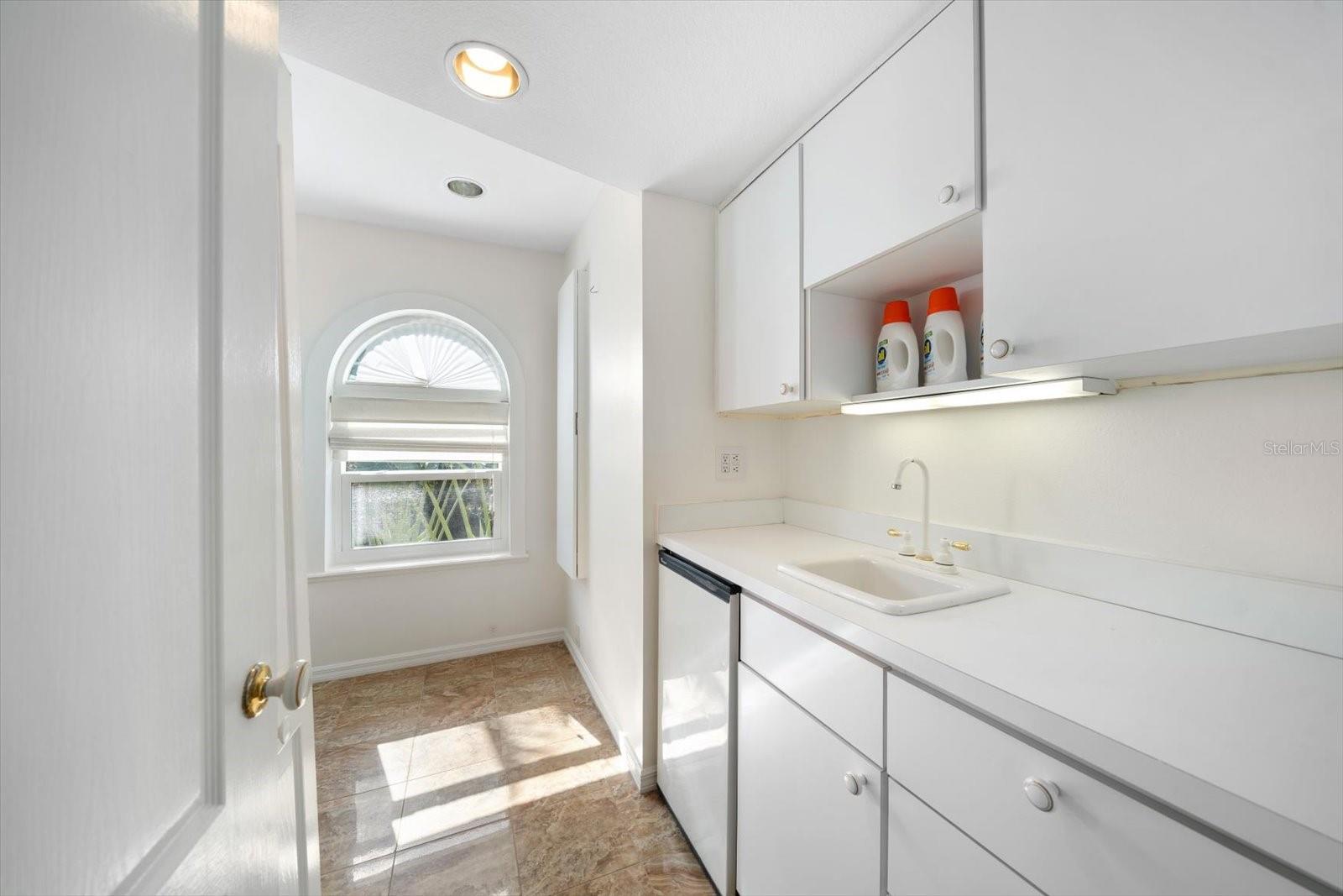 LONE PALM BEACH - Residential