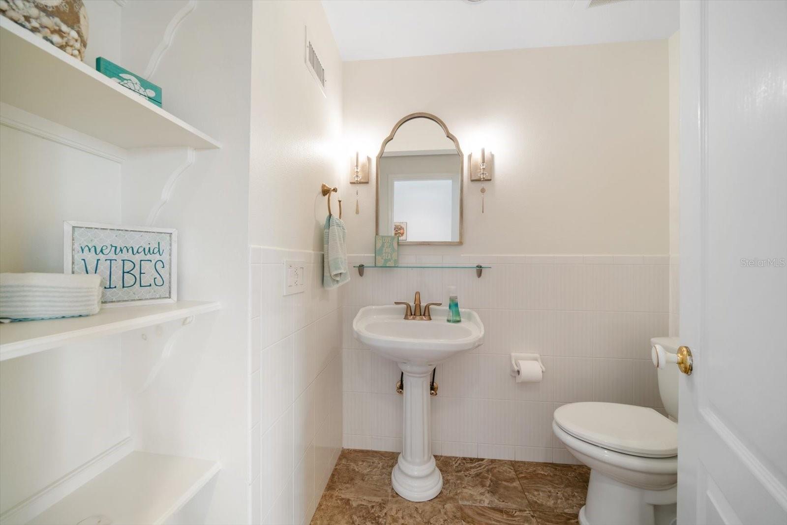 LONE PALM BEACH - Residential