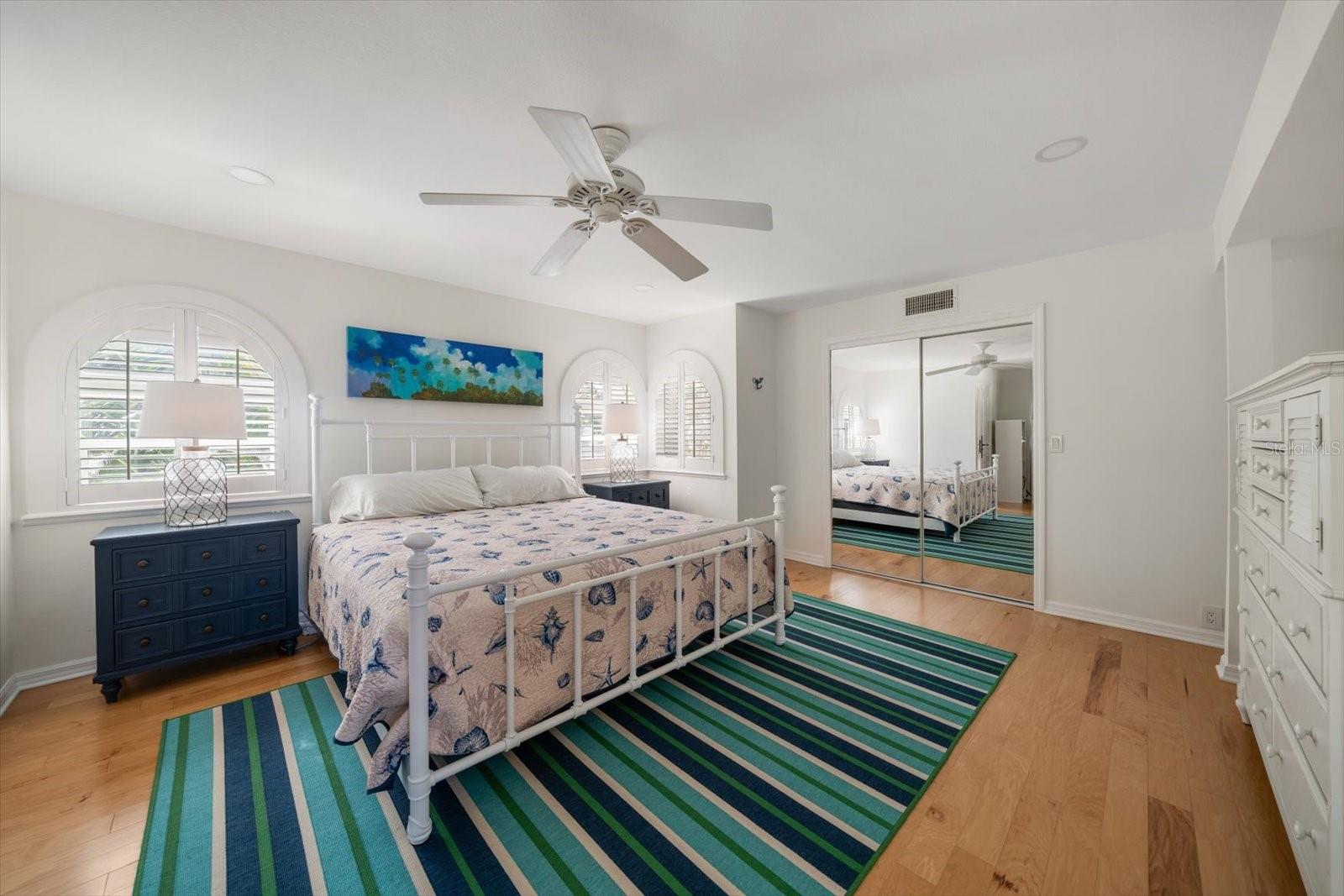 LONE PALM BEACH - Residential