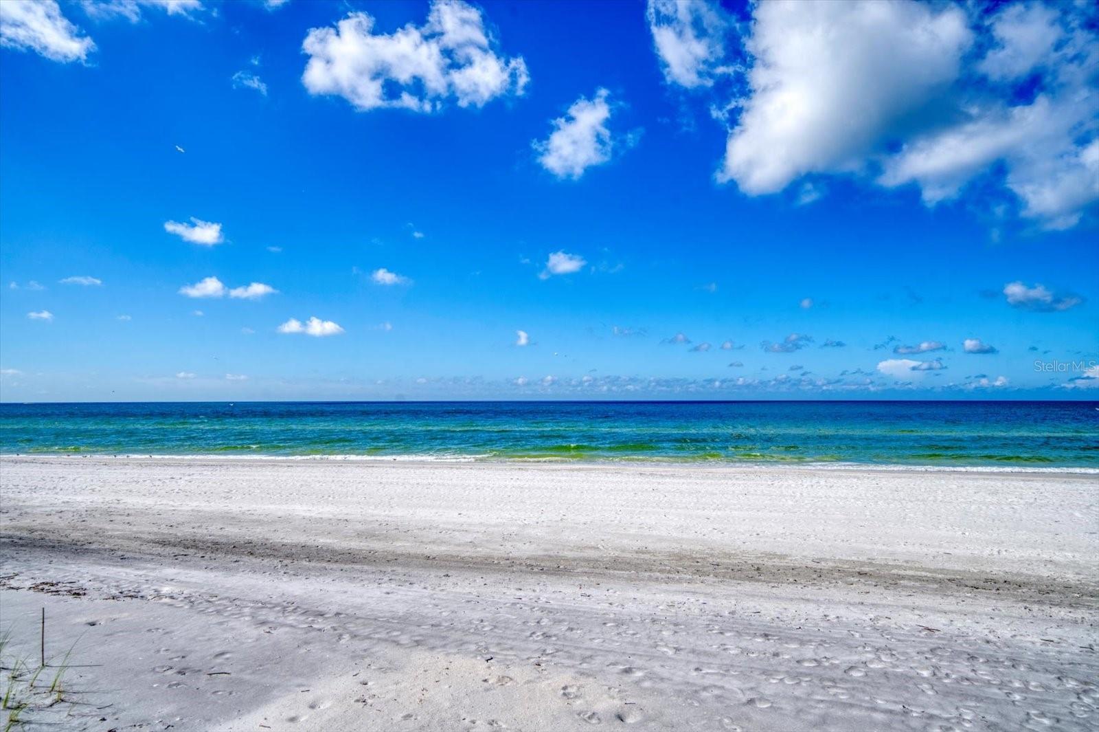 LONE PALM BEACH - Residential