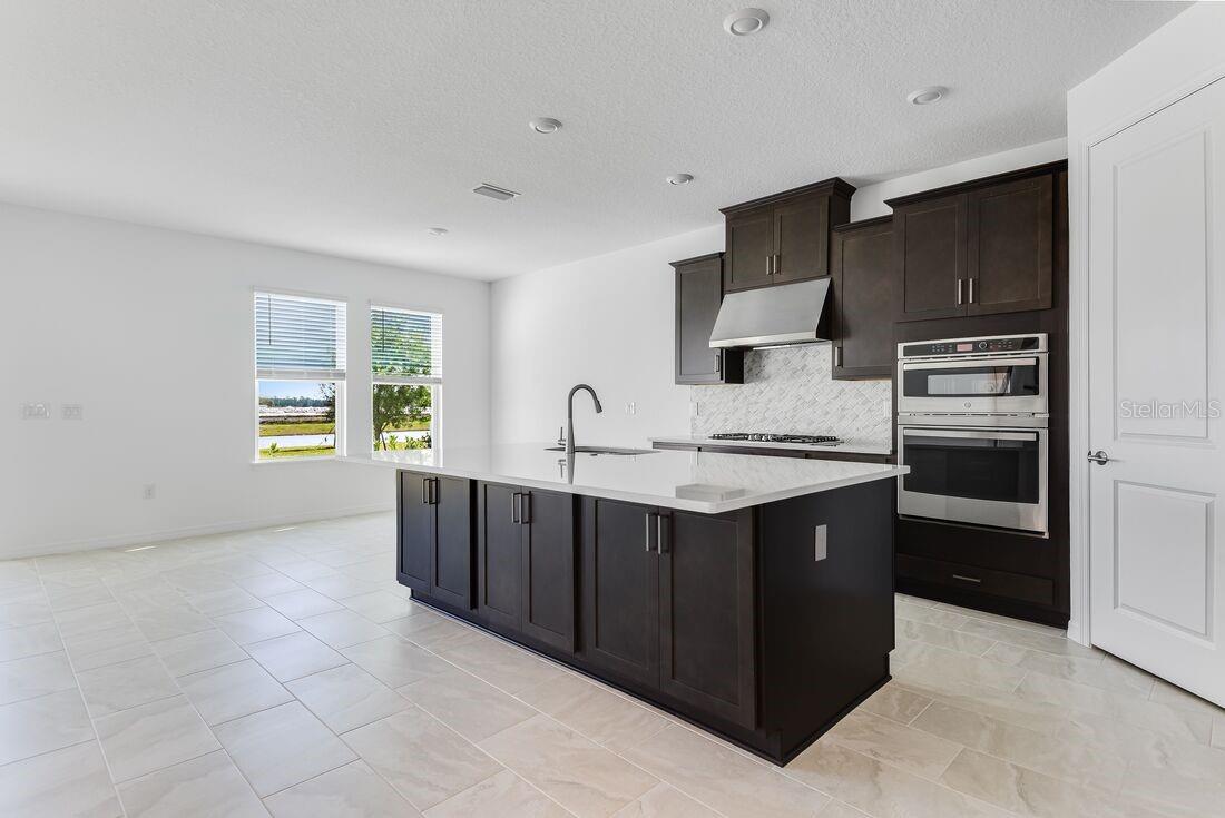 849 JUNONIA BOULEVARD