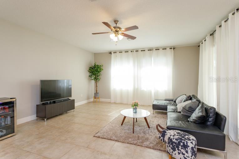 SUMMERLAKE PD PH 01A - Residential Lease