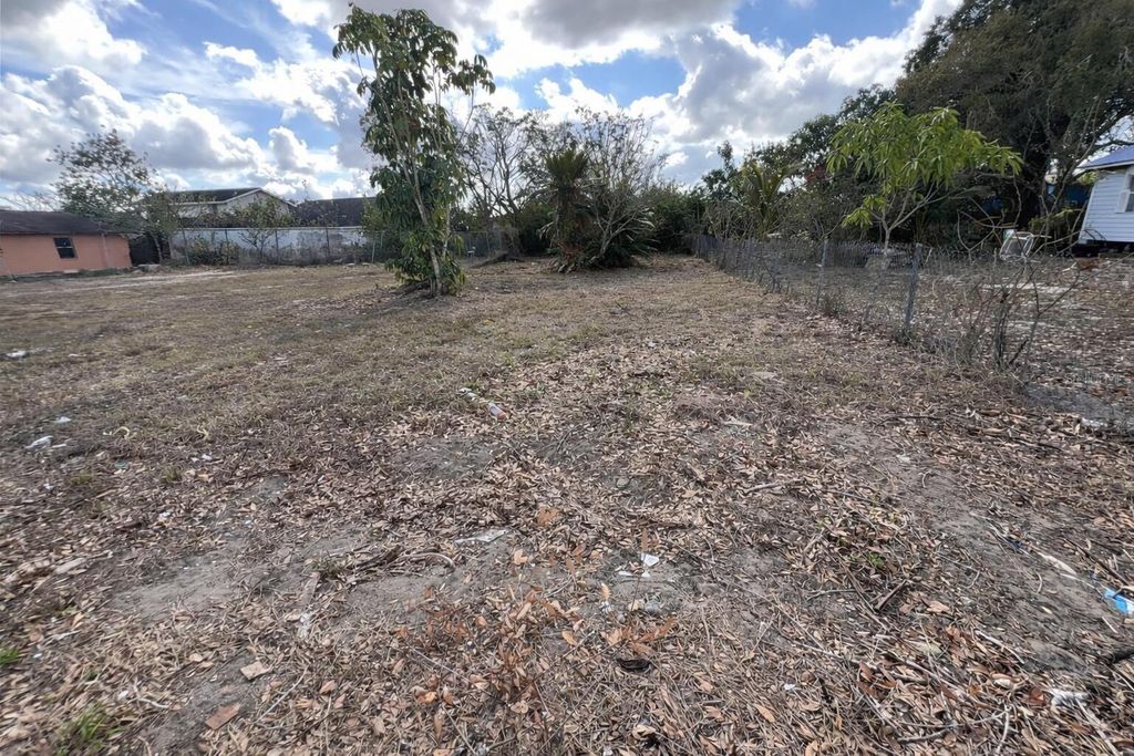 Photo of 841 Booker Avenue, Sebring, FL 33870 (MLS # O6381496)