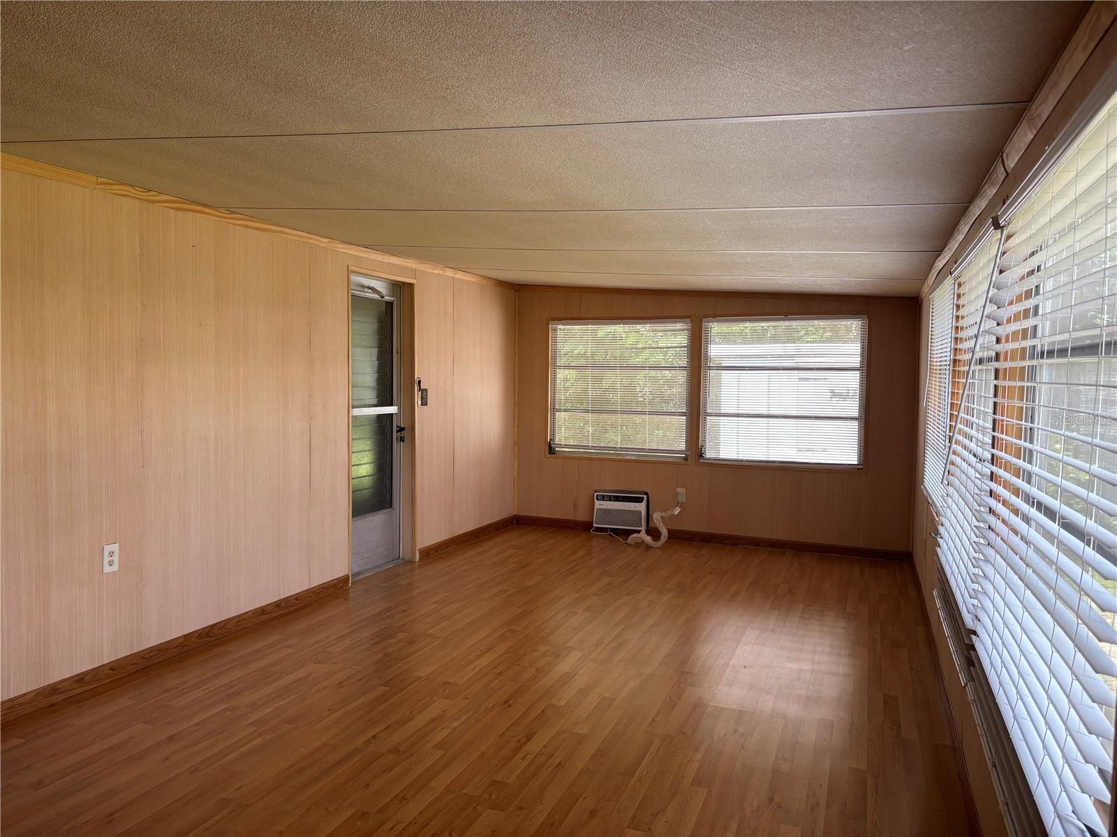 BEVERLY HILLS UNIT 05 - Residential