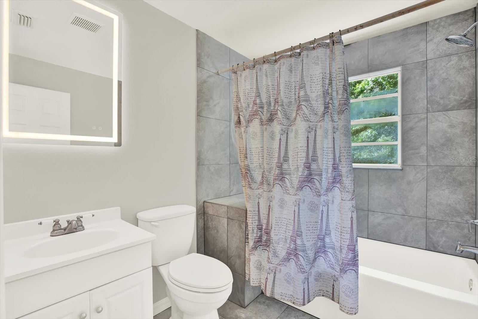 TOWNHOMES OF COUNTRY RUN PH - Residential