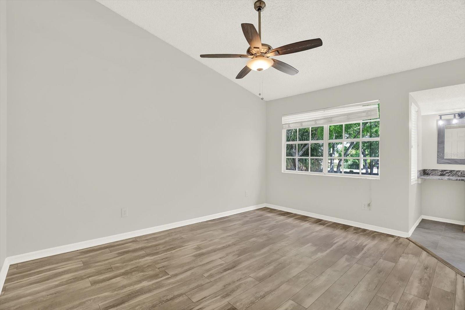 TOWNHOMES OF COUNTRY RUN PH - Residential