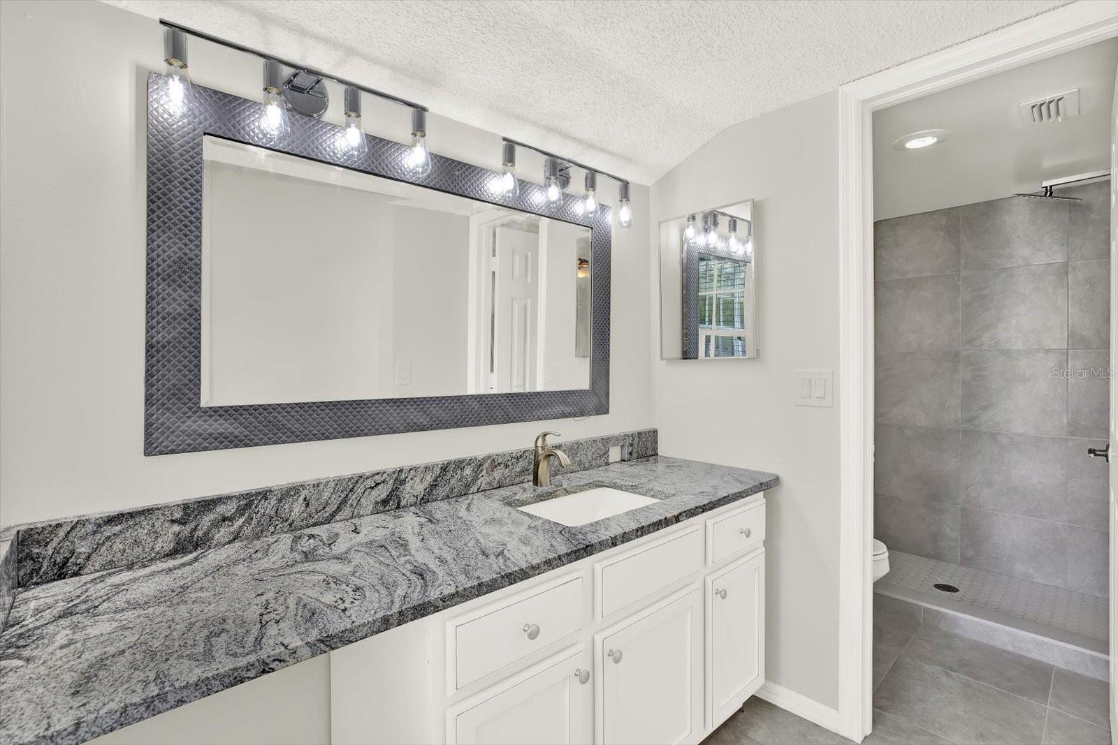 TOWNHOMES OF COUNTRY RUN PH - Residential