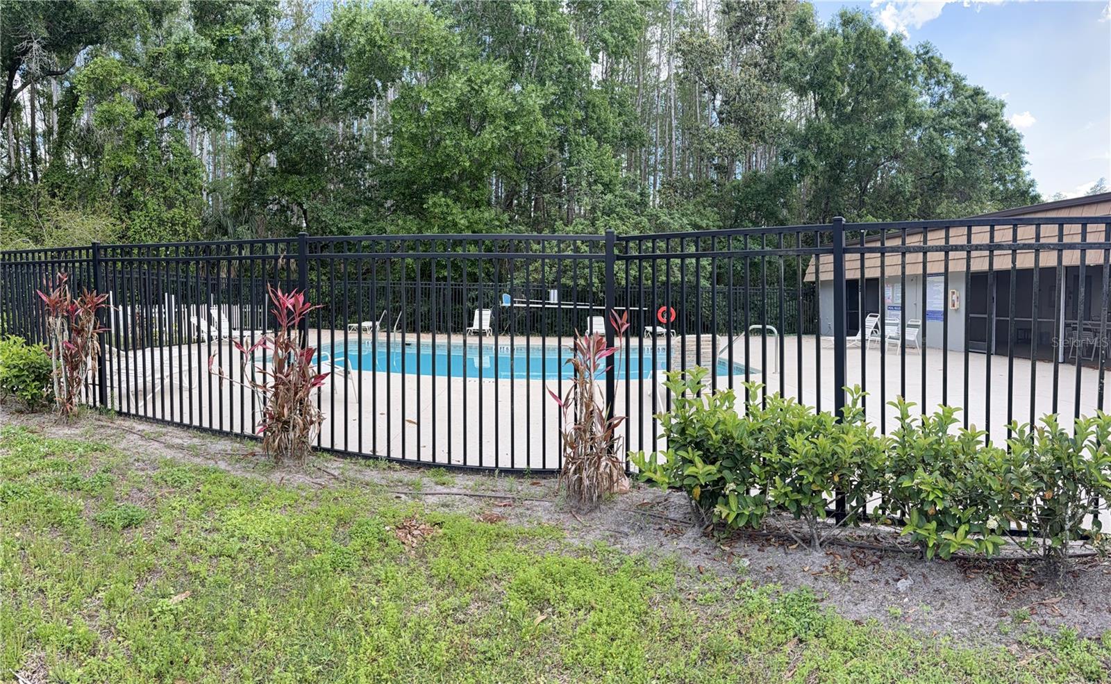 TOWNHOMES OF COUNTRY RUN PH - Residential