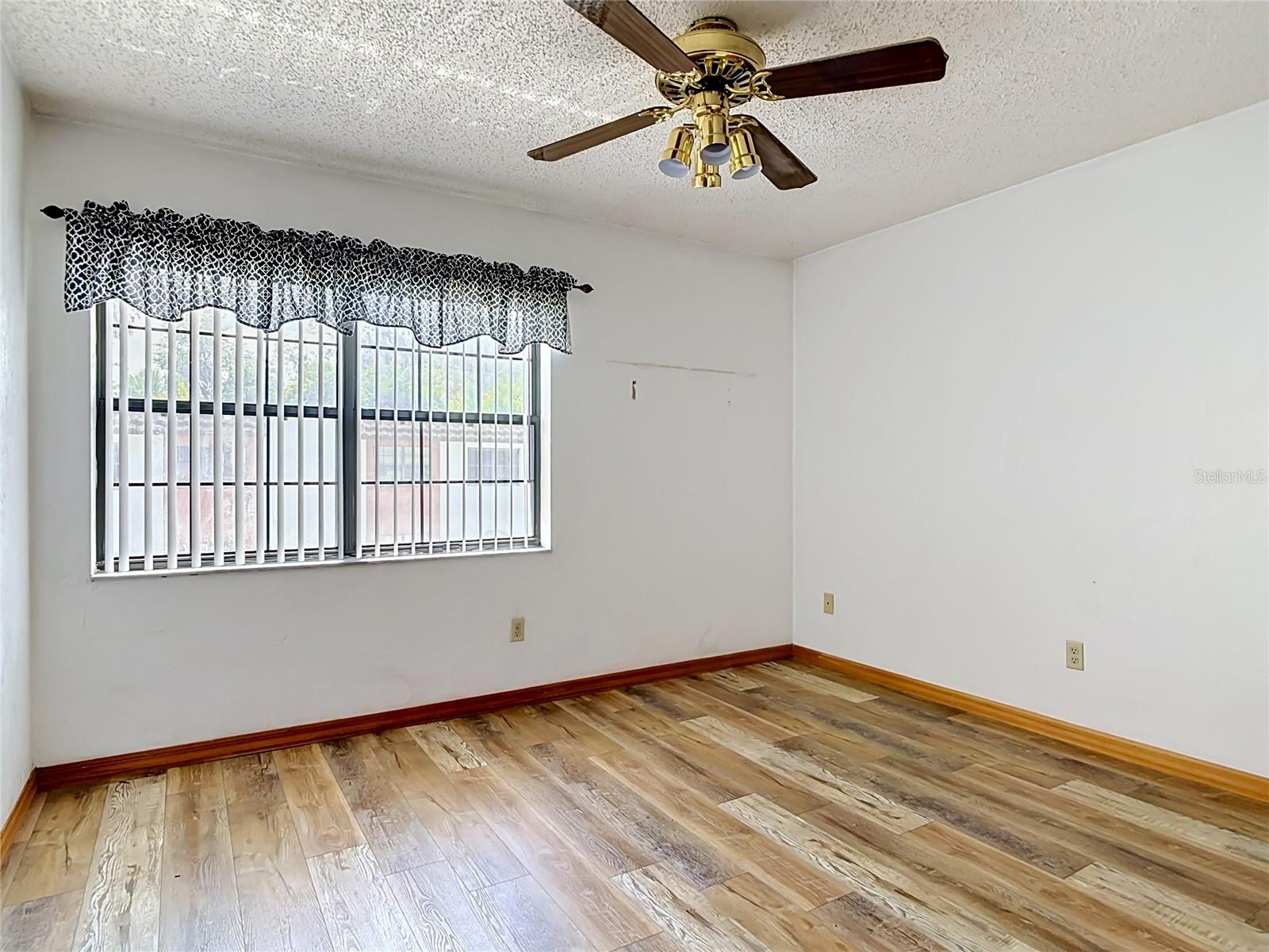 JEMECY OAK VILLAS CONDO PH 01-06 INC - Residential