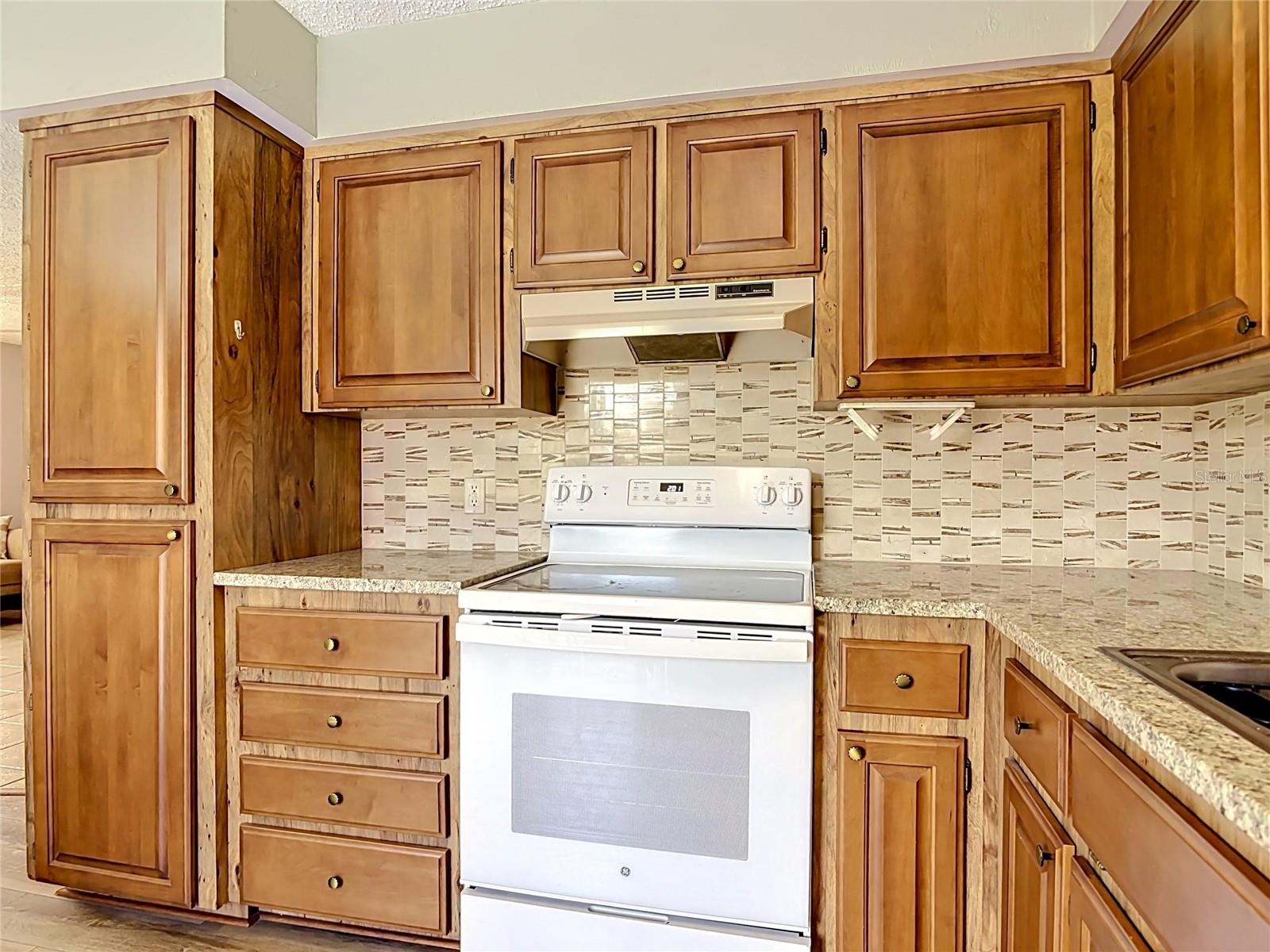 JEMECY OAK VILLAS CONDO PH 01-06 INC - Residential