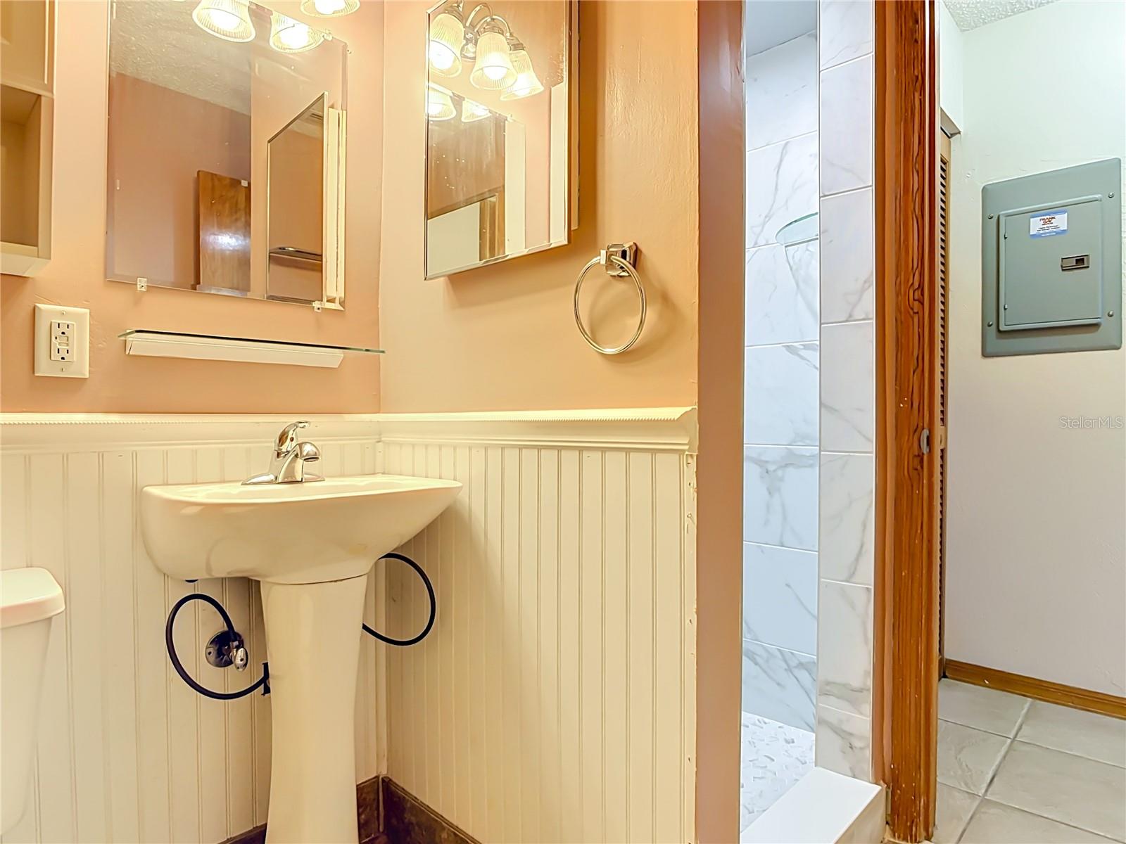 JEMECY OAK VILLAS CONDO PH 01-06 INC - Residential