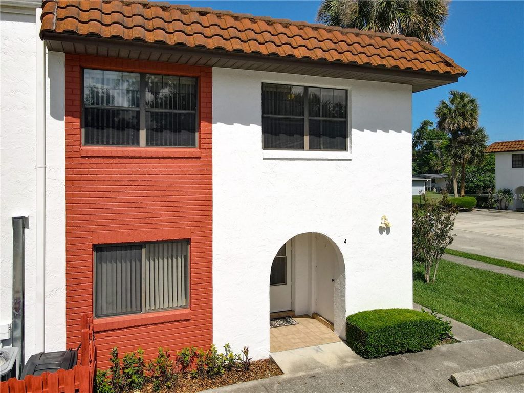 Photo of 910 Big Tree Road #12-4, South Daytona, FL 32119 (MLS # V4948806)