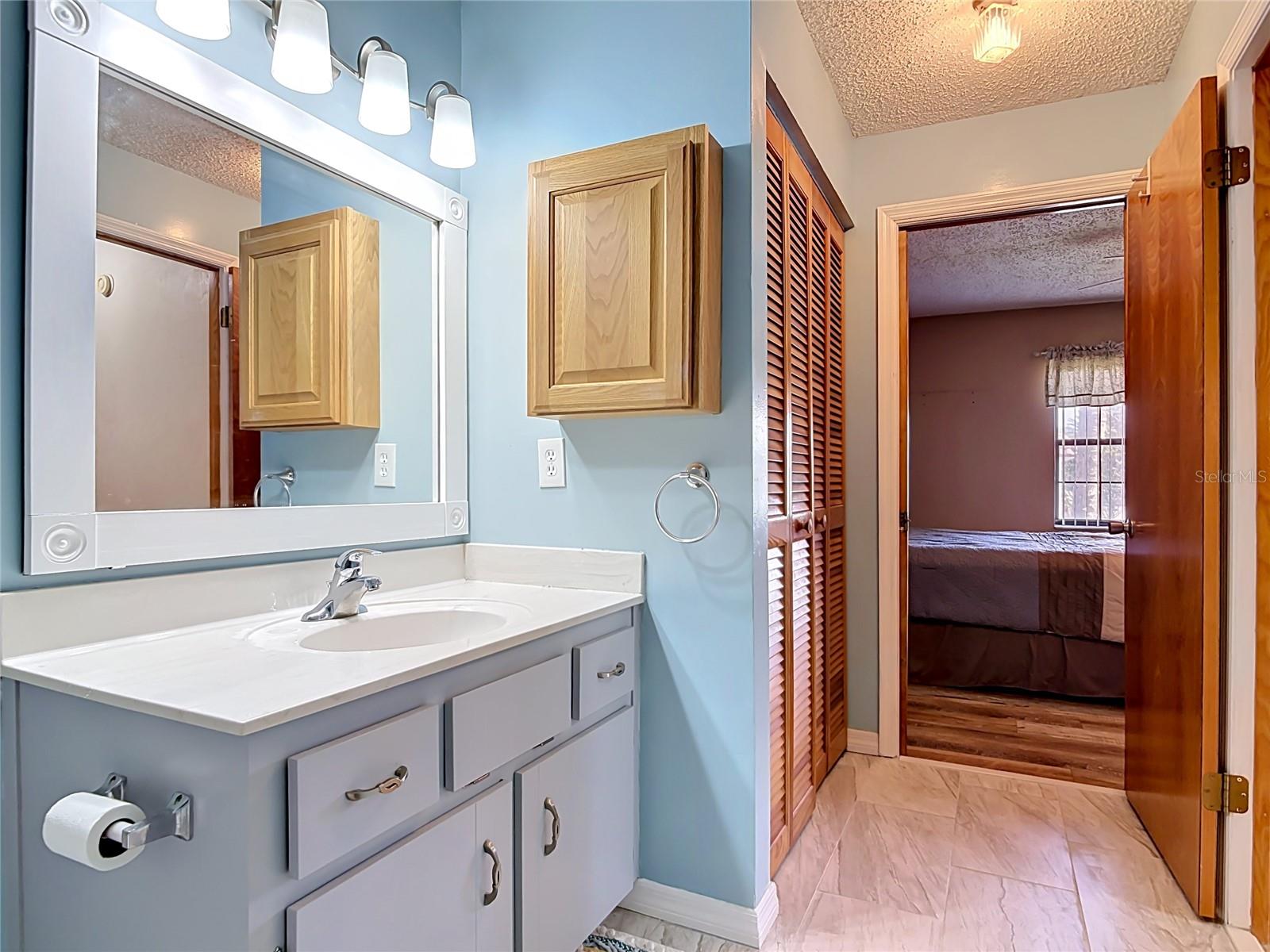 JEMECY OAK VILLAS CONDO PH 01-06 INC - Residential