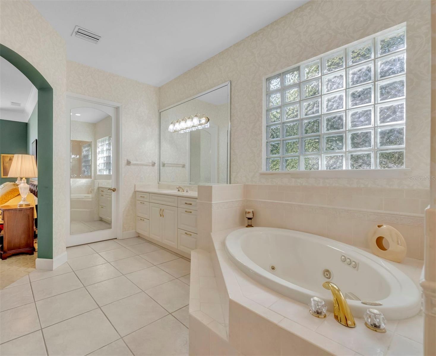 FONTAINEBLEAU - Residential