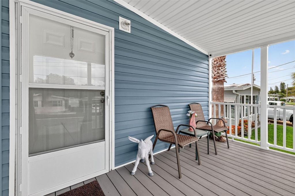 Photo of 11634 Hickory Lane, Tavares, FL 32778 (MLS # G5103100)