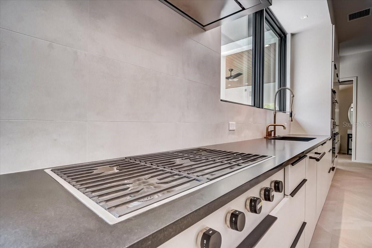 FOREST HILLS - Residential